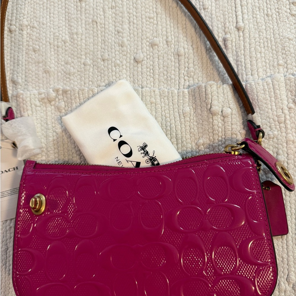 NWT COACH Penn Magenta Bag👛